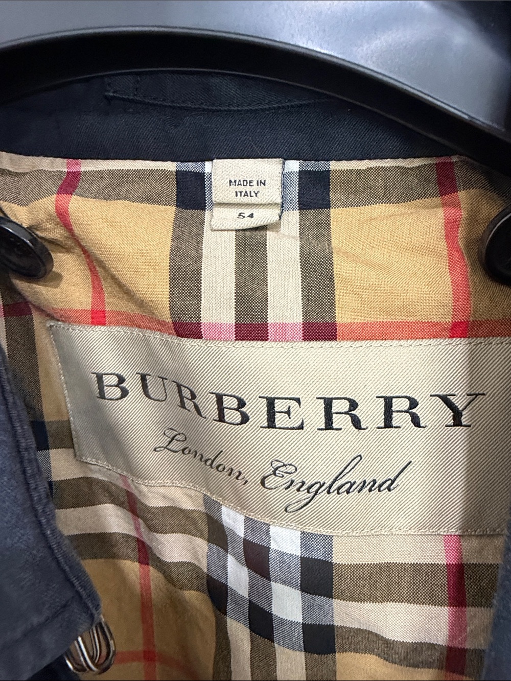 Burberry Black Trench Coat with Signature Beige Nova Check Lining - Picture 2 of 8